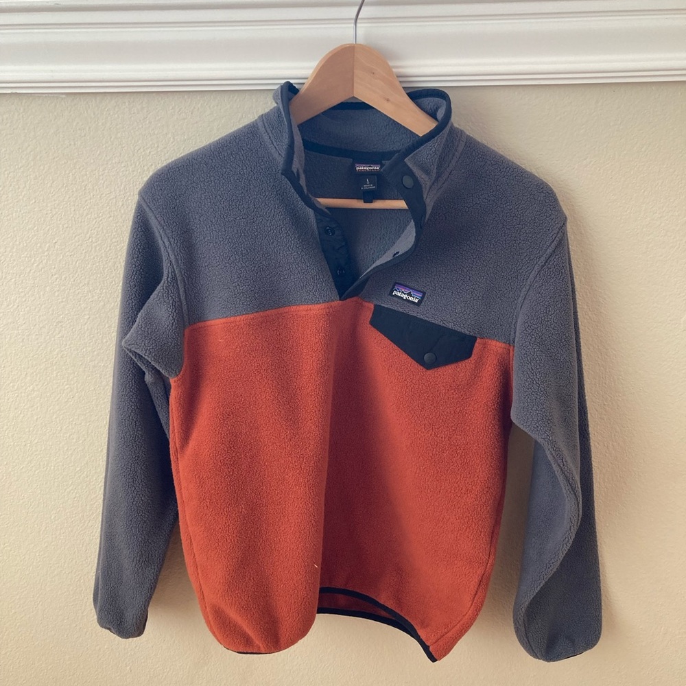 Patagonia snap front Synchilla fleece pullover. Size 12-Kids Excellent cond.